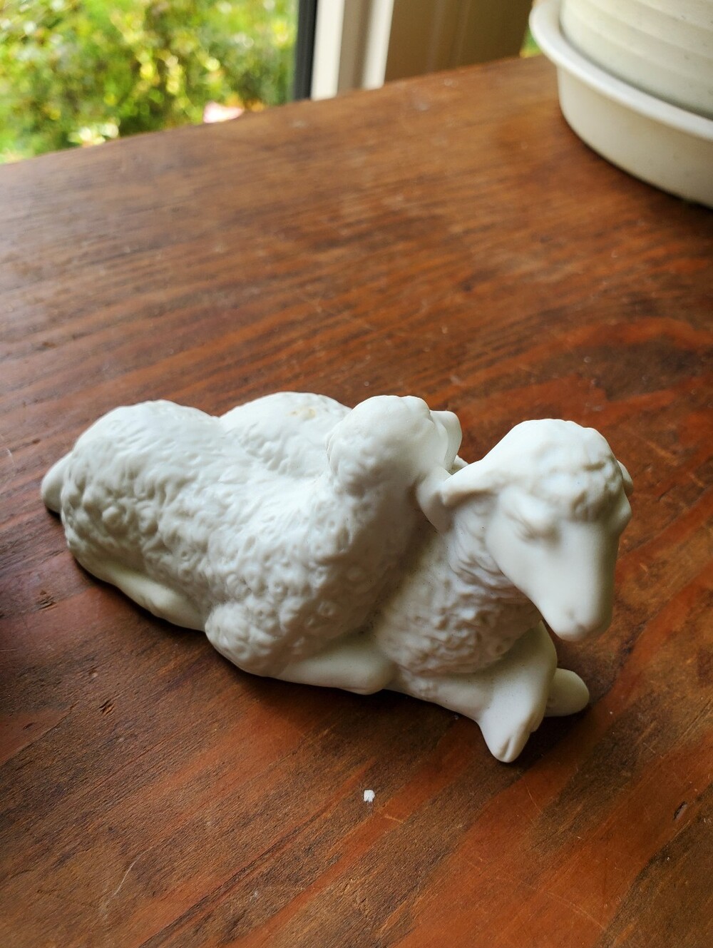 Vintage 1983 Avon Nativity Collectibles Standalone Sheep Porcelain Boxed